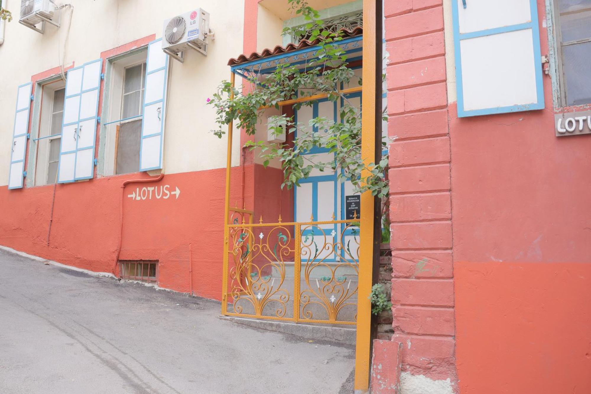 Lotus Garden Hostel Izmir Exterior photo